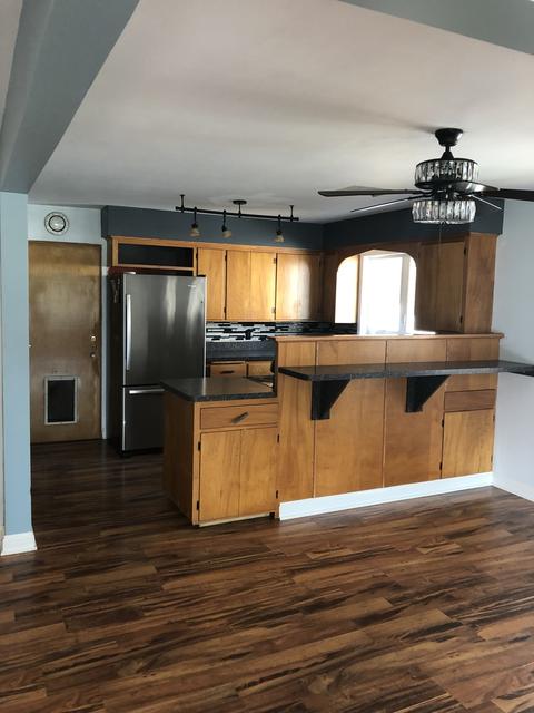 544 E 3rd St, Lockport, IL 60441 photo 4