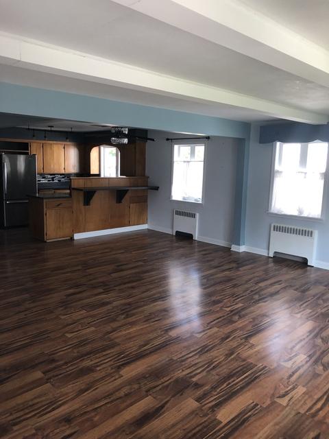 544 E 3rd St, Lockport, IL 60441 photo 2