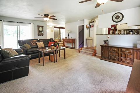 3 Salem Ct, Freeport, IL 61032 photo 9