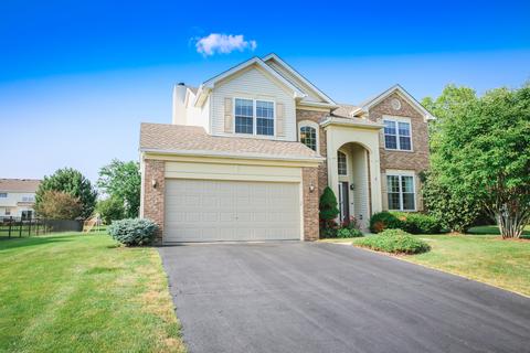 371 Whitehall Ln, Algonquin, IL 60102 photo 1