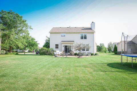 371 Whitehall Ln, Algonquin, IL 60102 photo 2