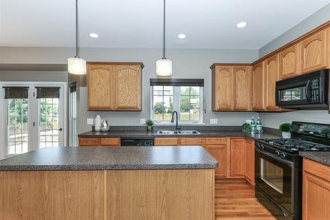 253 Fieldcrest Dr, Bartlett, IL 60103 photo 10