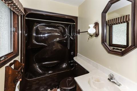 333 S Wolf Rd, Des Plaines, IL 60016 photo 20