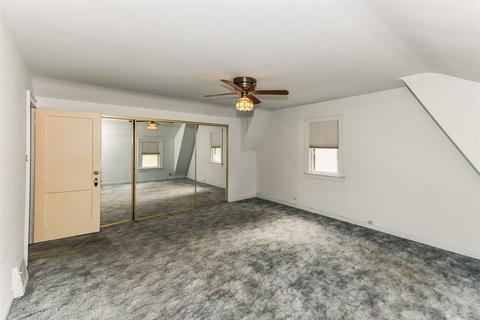 333 S Wolf Rd, Des Plaines, IL 60016 photo 16