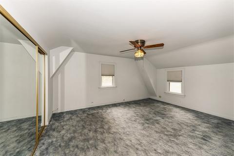 333 S Wolf Rd, Des Plaines, IL 60016 photo 15