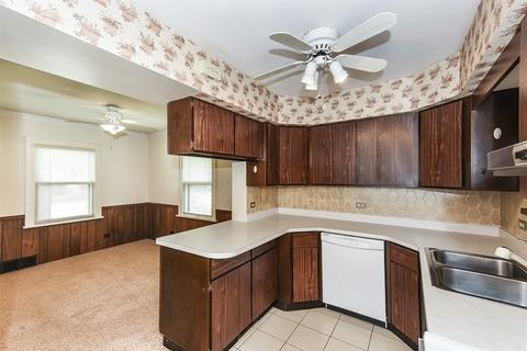 333 S Wolf Rd, Des Plaines, IL 60016 photo 8