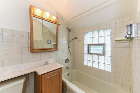 333 S Wolf Rd, Des Plaines, IL 60016 photo 19