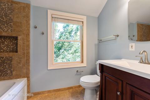 425 E Washington St, Des Plaines, IL 60016 photo 17