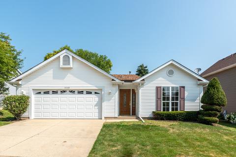 1248 Clover Ln, Hoffman Estates, IL 60192 photo 1