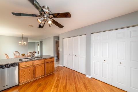 1248 Clover Ln, Hoffman Estates, IL 60192 photo 11