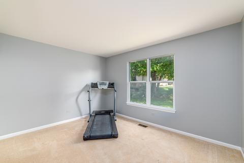 1248 Clover Ln, Hoffman Estates, IL 60192 photo 17