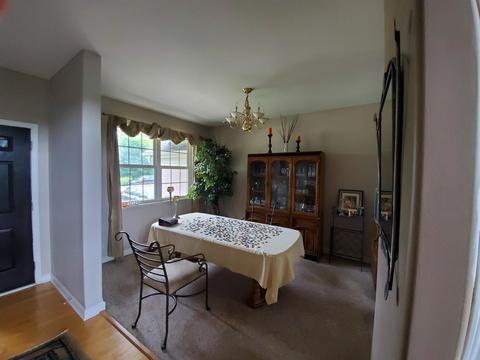5620 Trinity Ct, Gurnee, IL 60031 photo 2