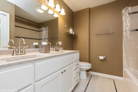 915 S Main St, Wheaton, IL 60189 photo 13