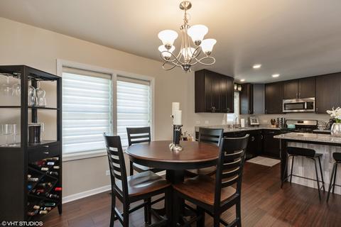 915 S Main St, Wheaton, IL 60189 photo 8