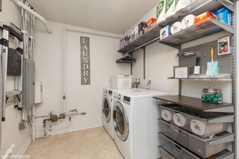 915 S Main St, Wheaton, IL 60189 photo 15