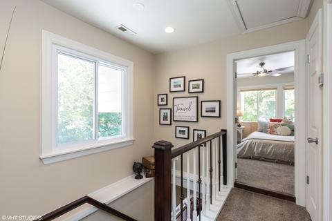915 S Main St, Wheaton, IL 60189 photo 16