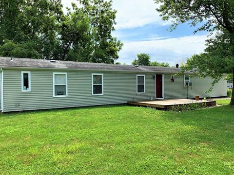 104 E Logan St, Longview, IL 61852 photo 1