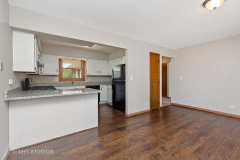 1750 Sheffield Dr, Elgin, IL 60123 photo 3