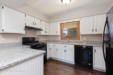 1750 Sheffield Dr, Elgin, IL 60123 photo 4