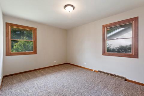1750 Sheffield Dr, Elgin, IL 60123 photo 9