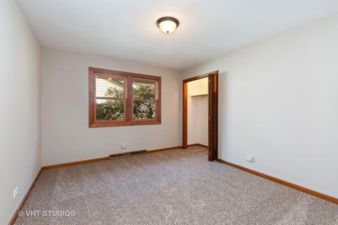 1750 Sheffield Dr, Elgin, IL 60123 photo 8