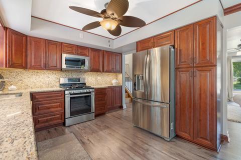 1409 Sheffield Dr, Elgin, IL 60123 photo 8