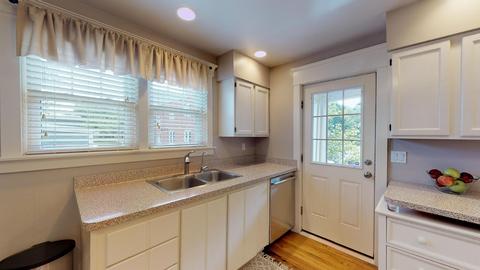 121 Hamilton Ave, Elgin, IL 60123 photo 5