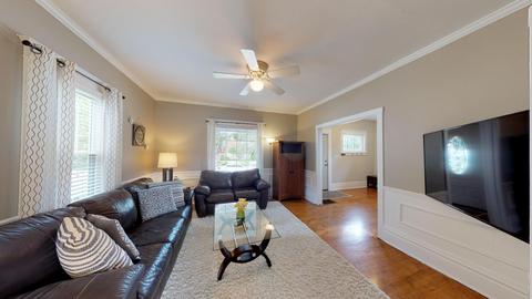 121 Hamilton Ave, Elgin, IL 60123 photo 3