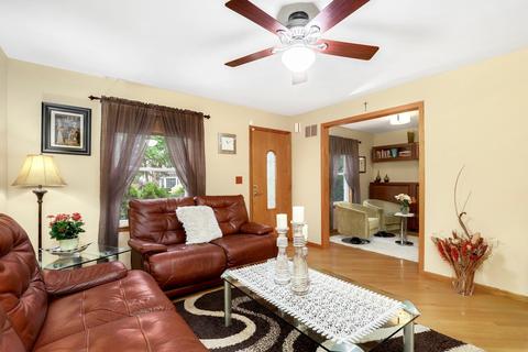 673 Rose Ave, Des Plaines, IL 60016 photo 4