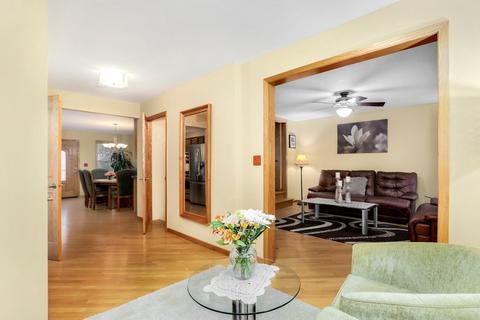 673 Rose Ave, Des Plaines, IL 60016 photo 7