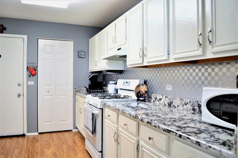 421 Cobbler Ct #4, Bartlett, IL 60103 photo 10