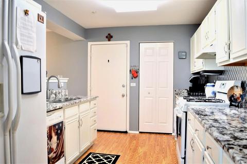 421 Cobbler Ct #4, Bartlett, IL 60103 photo 9