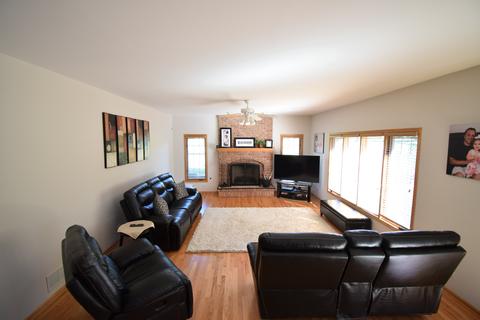 647 Philip Dr, Bartlett, IL 60103 photo 5