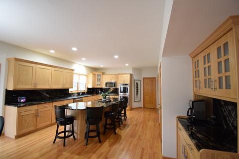 647 Philip Dr, Bartlett, IL 60103 photo 7