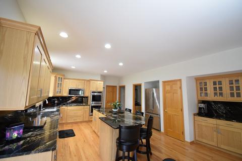 647 Philip Dr, Bartlett, IL 60103 photo 8