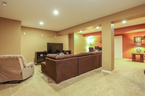 1904 Eton Dr, Hoffman Estates, IL 60192 photo 20