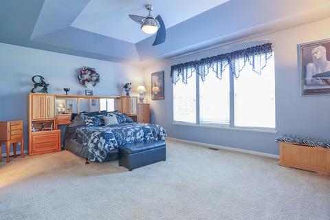 1904 Eton Dr, Hoffman Estates, IL 60192 photo 16
