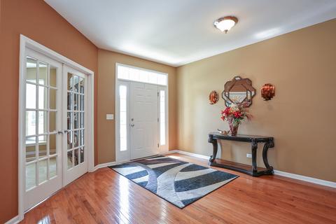 1904 Eton Dr, Hoffman Estates, IL 60192 photo 5