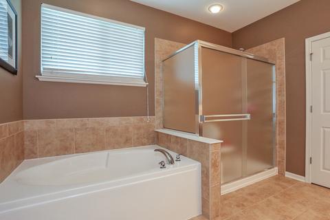 1904 Eton Dr, Hoffman Estates, IL 60192 photo 18