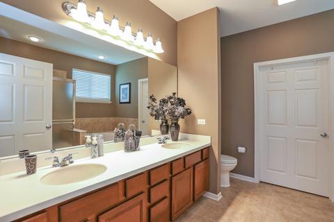 1904 Eton Dr, Hoffman Estates, IL 60192 photo 17
