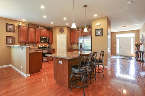 1904 Eton Dr, Hoffman Estates, IL 60192 photo 10