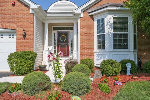 1904 Eton Dr, Hoffman Estates, IL 60192 photo 2
