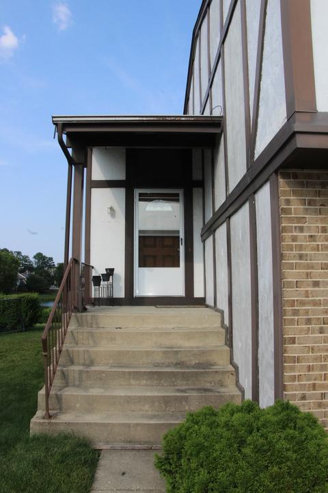 109 Ironwood Ct, Rolling Meadows, IL 60008 photo 2