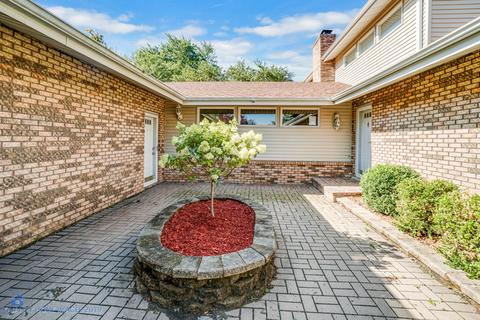 1925 185th St, Lansing, IL 60438 photo 2