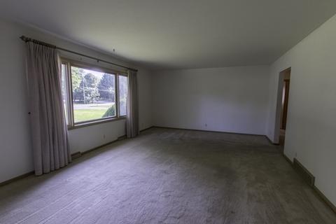 640 Konen Ave, Aurora, IL 60505 photo 3