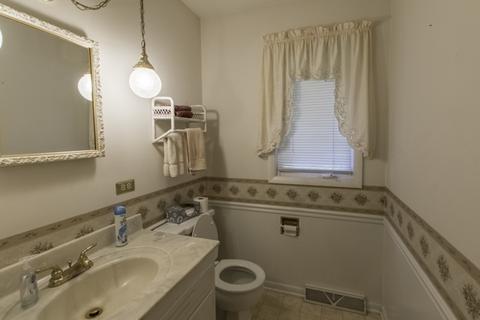 640 Konen Ave, Aurora, IL 60505 photo 16