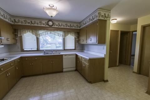 640 Konen Ave, Aurora, IL 60505 photo 7