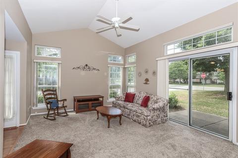 402 Cromwell Cir #1, Bartlett, IL 60103 photo 3