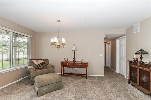 402 Cromwell Cir #1, Bartlett, IL 60103 photo 13