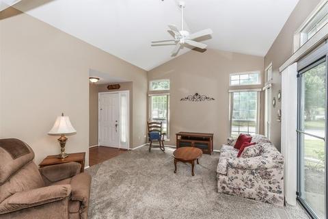 402 Cromwell Cir #1, Bartlett, IL 60103 photo 4